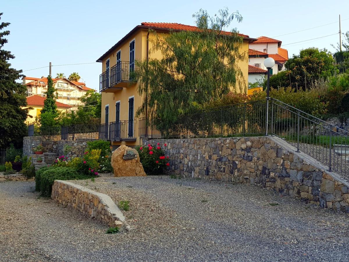 Casa Laura Villa Imperia Exterior photo